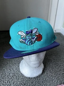 New Era 59fifty Retro Hornets Ball Cap Hat Men’s - Picture 1 of 9