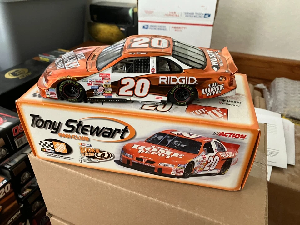1999 #20 AUTOGRAPHED TONY STEWART 1/24 HOME DEPOT FAN CLUB COLOR CHROME - Image 1 of 1