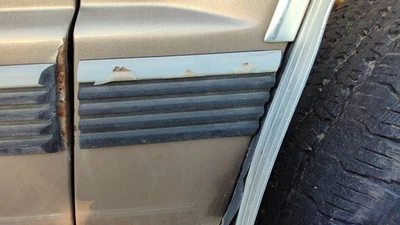 Chevy Suburban 1992-1999 pasajero moldura derecha de guardabarros OEM moldura Foto 1 de 4