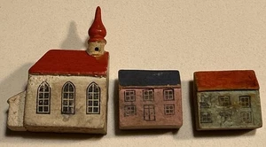 Juego de 3 pueblos de madera en miniatura alemanes vintage Erzgebirge - Iglesia, casas - Imagen 1 de 18