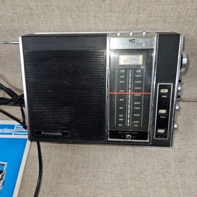 Vintage Panasonic RF-900 AM/FM Radio with Integrated Power Cord   Parts/Repair - Image 1 of 4