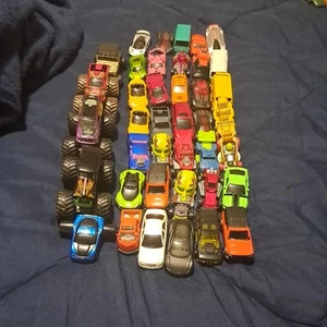 Mixed Toy Cars Lot (PLEASE READ DESCRIPTION!!!) - Picture 1 of 9