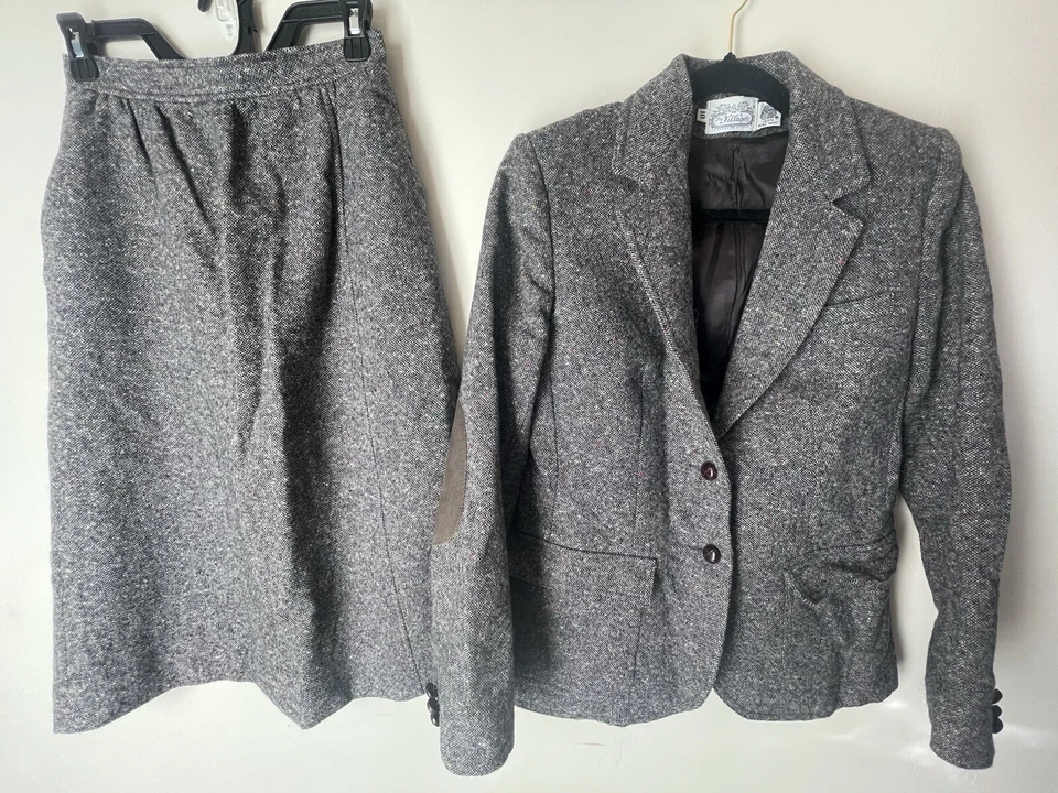 Vintage The Villager Womens 100% Wool Gray Suit Set Blazer 10 Skirt 6 Business - Image 1 of 4