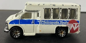 Vintage￼ 1998 MATCHBOX CHEVY TRANSPORT BUS 1:80 METROPOLIS TOURS DC comics￼ - Picture 1 of 9