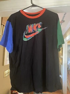 NIKE Unisex Youth Black The Nike TEE T-Shirt Colorful logo DC7528 010 - Picture 1 of 3