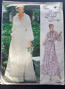 VOGUE 2053: BRIDAL GOWN AND CUMMERBUND, SIZE 12, VINTAGE 1970s - Picture 1 of 2
