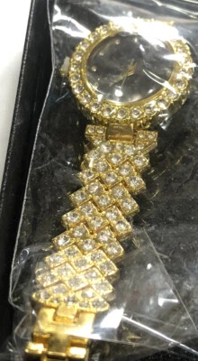 1 Orologio  color oro, e pietre bianche  e + 🎁 Collana , Bracciale, Orecchini! - Immagine 1 di 4