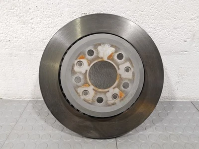 Disco de freno trasero derecho Jeep Wrangler 2021 2,0 L AWD automático 280 kW 1BP01350AA OEM Foto 1 de 3