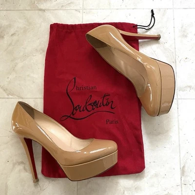 $875 Christian Louboutin Hecho en Italia Bianca Bronceado Charol Zapatos de salón 8/38 Foto 1 de 4