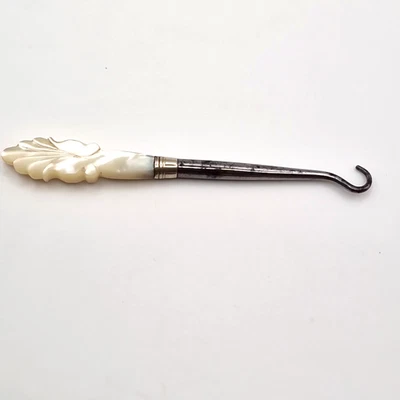 Antique c.1890-1915 Button Hook – Mother of Pearl carved Handle leaf motif - Image 1 of 4