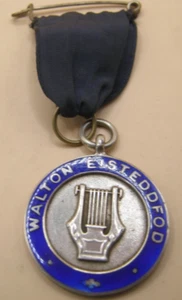 Antike Sterling Silber & Emaille Medaille Anhänger für Uhr Albert Kette Walton Eistedd - Bild 1 von 3