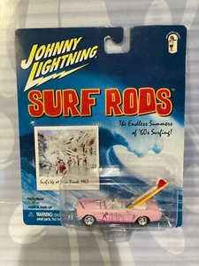 JOHNNY LIGHTNING ''SURF RODS'' = 1965 MUSTANG CONVERTIBLE = PINK - Picture 1 of 2