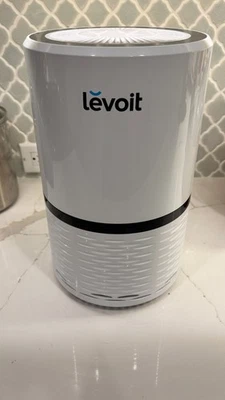 状况良好 Levoit LV-H132 小巧型 HEPA 空气净化器 带真正的 HEPA Retl $90 — 第 1/4 张图片