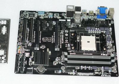 Gigabyte GA-F2A85X-D3H AMD FM2 HDMI USB 3.0 Motherboard - Image 1 of 2