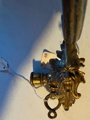 Antiguo accesorio victoriano de latón con luz de gas de lujo con apagado.   Se vende "TAL CUAL" Foto 1 de 4