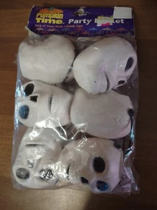 NEW Halloween Plastic Blow Mold Candy Cups Minis TRICK OR TREAT Skeleton Skulls - Picture 1 of 2