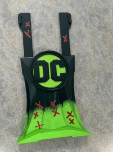 McFarlane DC Character TRADING CARD HOLDER Display Stand from Jokerized Batgirl - Picture 1 of 3
