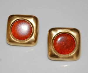 ELEGANT VTG 80'S GINNIE JOHANSEN RED ENAMEL SQUARE SATIN GOLDEN CLIP EARRINGS - Picture 1 of 12