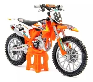 1:18 BURAGO KTM 450 SX-F RedBull - Factory Edition 2018 Motorcycle Toy Model - Picture 1 of 7