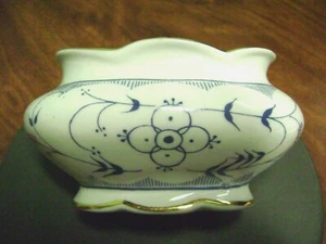 LIMOGES BLAU-WEISSE PORZELLANSCHALE MIT GOLDBESATZ - Bild 1 von 5