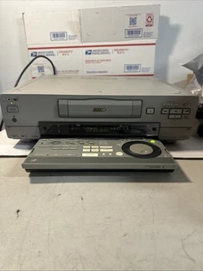 Sony DSR-30 Digital Videocassette Recorder ohne Fernbedienung - Bild 1 von 16