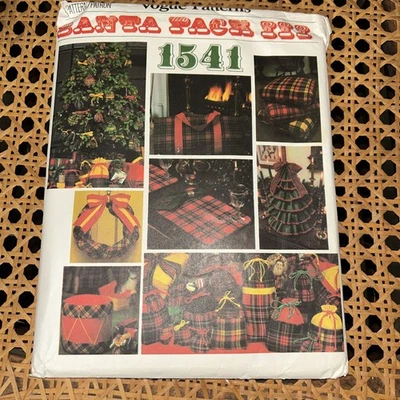 VTG Vogue Santa Pack Christmas Sewing Pattern 1541 Gift Bags Placemat ++ UNCUT - Image 1 of 4