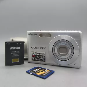 Nikon Digital Camera Coolpix S200 7.1MP Silver Tested - Picture 1 of 9