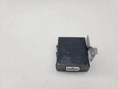 1996-2000 Toyota 4Runner Limited 4WD traseiro E-locker módulo de controle de computador - Imagem 1 de 4