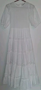 Asos Kleid Damen Gr. 4 weiß Fit & Flare lang Spitze Ösen gefüttert - Bild 1 von 6