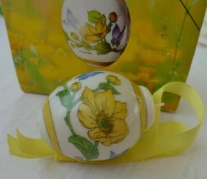 HUTSCHENREUTHER mini EGG Swamp Yolk flower Easter/Spring porcelain Ornament NIB