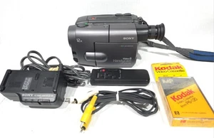 Sony Handycam CCD-TRV30 Video8 Video Camera 8mm Camcorder + Tape, Remote - Picture 1 of 10