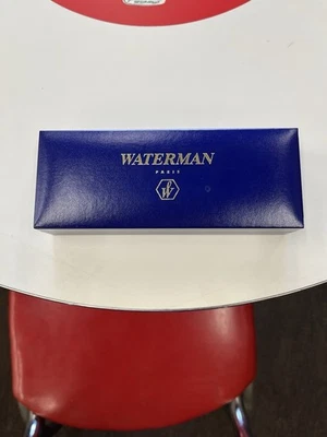 Juego de bolígrafos y lápices Waterman de acero inoxidable con borde plateado dorado Foto 1 de 4