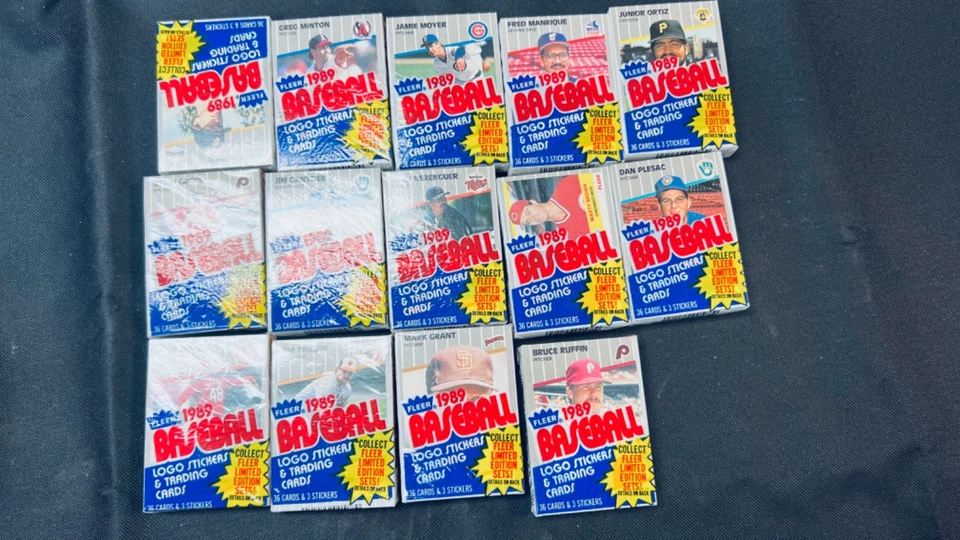 Paquetes de violonchelo de béisbol Fleer 1989 - Lote de 14 paquetes de tarjetas coleccionables selladas Foto 1 de 3