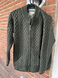 Damen-Strickjacke Aran Crafts Ireland grün Merinowolle durchgehender Reißverschluss Größe M - Bild 1 von 5