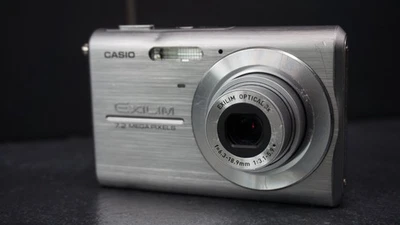 Casio Exilim EX-Z75 7.2MP Digital Camera - Silver - Image 1 of 4