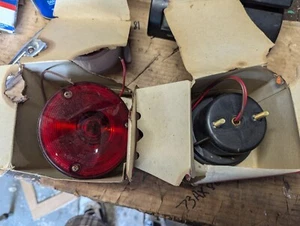 2 Arrow 83053 Trailer Light Kit Lighting Brake Rear Stop - Picture 1 of 12