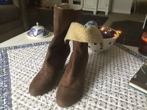 FABULOSAS BOTAS DE GAMUZA MARRÓN ASHLEY 9.5 DESGASTADAS O BAJADAS - Imagen 1 de 5