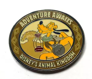 Disney Pin Badge Pluto - Adventure Awaits - Animal Kingdom Safari Squad - Picture 1 of 2