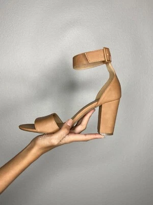 Size 8.5 Women’s Brown Bongo Strappy Pump w Ankle Buckle, Mid Height Chunky Heel - Image 1 of 4