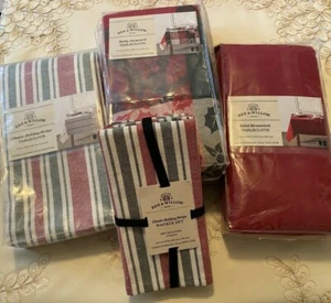 BEE & WILLOW HOLIDAY TABLECLOTH 60" x 84" 60" x 102" ~ NAPKINS ~ YOU CHOOSE! - Picture 1 of 23