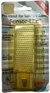 Leviton SAF-T-GRIP Sensor Lite 48569 Solid State Circuitry 120V, 4W - Picture 1 of 4