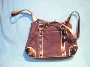 Bolso de mano Liz Claiborne negro con punta blanca - Imagen 1 de 3