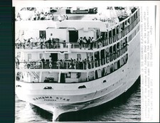 1965 Wire Photo Ship SS Yarmoth Survivors Passengers Ship Bahama Star Nassau 7X9