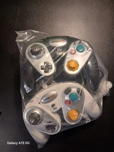 Gamestop G3 Wired Turbo Controller Gamecube Wii White & Black LOT OF 2 - TESTED - Picture 1 of 3