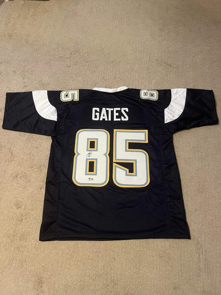 Camiseta personalizada firmada por Antonio Gates de los San Diego Chargers Beckett Witness BAS Foto 1 de 4