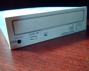 CD-ROM Laufwerk Sanyo CRD-254SH E158600 JBQCDR002 August 1992 1.05 SCSI - Bild 1 von 3