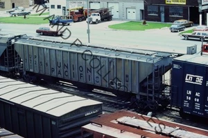 TREN ORIGINAL SLIDE UNION PACIFIC (ARRIBA) VINTAGE OOAK RAILROAD ADP17207 - Imagen 1 de 2