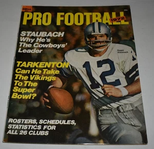 1972 DELL PRO FOOTBALL Magazine  ROGER STAUBACH DALLAS COWBOYS - Picture 1 of 3