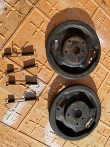 Morris Taveller Front Wheel Back Plates - Picture 1 of 2