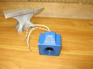 Eaton Vickers 868982 *USED* Hydraulic Valve Coil 120VAC - Picture 1 of 8
